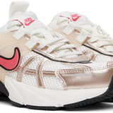 NIKE V2K Run 'blanco/rosa'